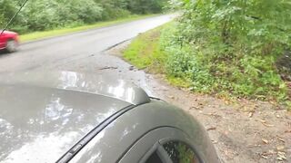 Troia ucraina pompa un cazzone italiano in macchina