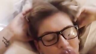 Sborro in faccia ad una mia amica