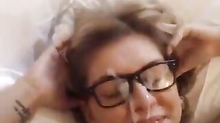 Sborro in faccia ad una mia amica