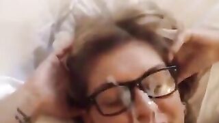 Sborro in faccia ad una mia amica