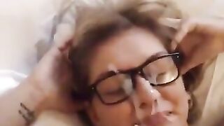 Sborro in faccia ad una mia amica