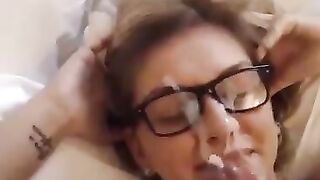 Sborro in faccia ad una mia amica