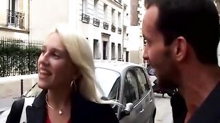 Bella biondina francese inculata