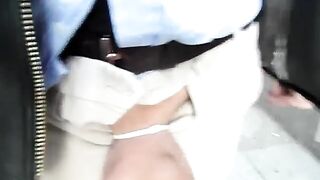 Esibizionismo per strada...