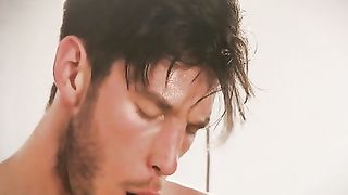 Piccola teen latina bionda