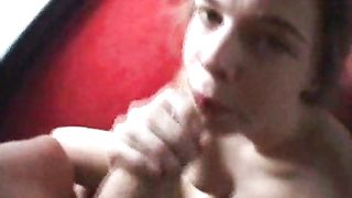 Biondina gioca con il cazzo di Rocco