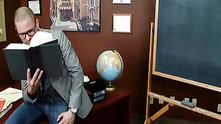 Anteprima del video: Bridgette B se la fa col suo prof