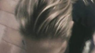 Casalinga italiana scopata in cucina