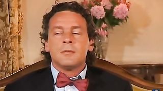 Anteprima del video: Signora altolocata scopa con politico