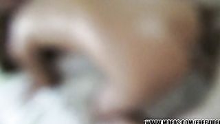 Splendida fidanzata si diverte con questo cazzo