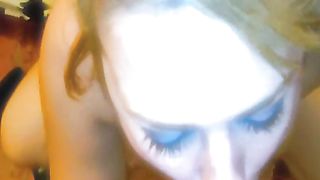 Italiana bionda e procace