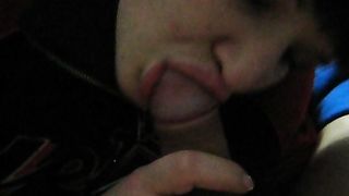 Fa pompino al fidanzato in webcam