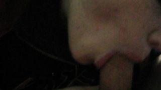 Fa pompino al fidanzato in webcam