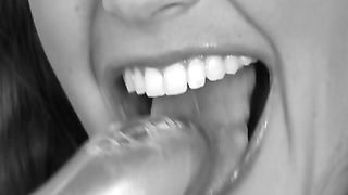 Allie Haze si masturba