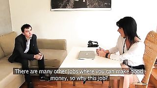 Milf scopata da giovane stallone