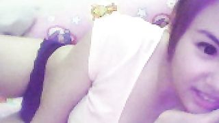 Thai Michelle si masturba