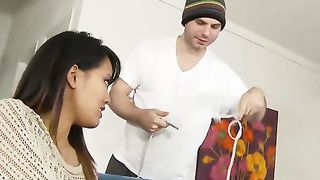 Pompino e handjob da Angelina Chung