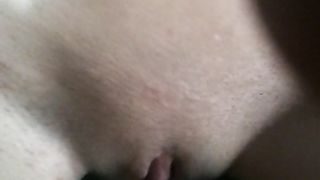 Anteprima del video: Moglie bionda che mangia sborra