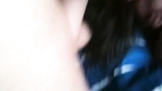 Moglie bionda che mangia sborra