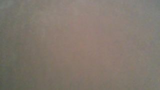 Moglie bionda che mangia sborra