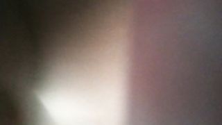 Moglie bionda che mangia sborra