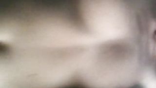 Moglie bionda che mangia sborra