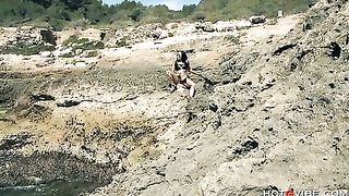 Lara Tinelli tettona latina