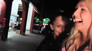 Caldo sesso a tre con grande cazzo nero