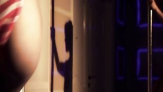 Strip di teen spagnola bionda