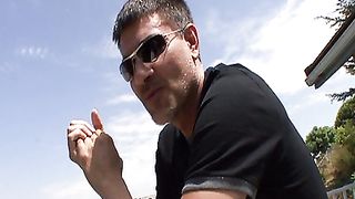 Anteprima del video: Lei guarda il marito che si fotte una nera