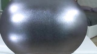 Melina Mason fa ballare il suo grosso culo