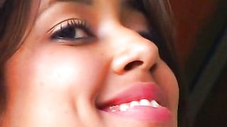 Anteprima del video: Bocca brasiliana succhia cazzi