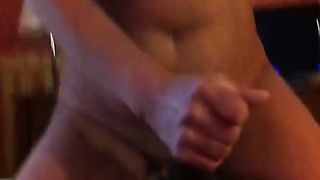 Moglie ci mostra le tette per la prima volta