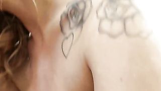 Bionda teen dilettante ama il cazzo