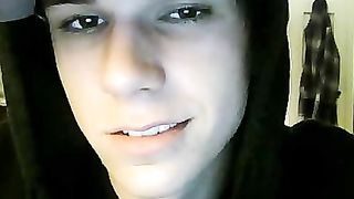 Anteprima del video: Coppia giovanissima si esibisce in cam