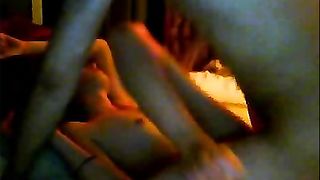 Coppia giovanissima si esibisce in cam