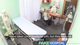 Piccola teen latina scopata da un cazzo enorme