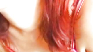 Puttana da marciapiede riceve sperma in faccia