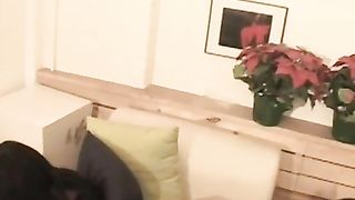 Nera sexy fa ballare le sue chiappe