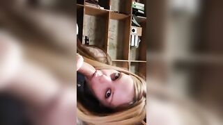 La mia ex mi succhia in ufficio al massimo