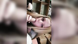 La mia ex mi succhia in ufficio al massimo