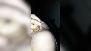 Mi penetro il culo con un grosso dildo