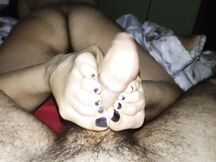 Fantastico footjob da fidanzata arrapata