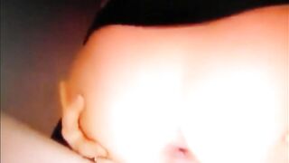 Non resiste a non farla... la cacca!