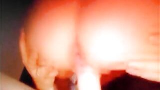 Non resiste a non farla... la cacca!