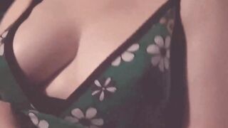 Le scollature indecenti di mia moglie