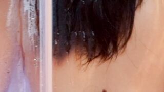 Ancora mia moglie sotto la doccia