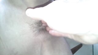 Mi faccio sditalinare la figa vogliosa da un amico