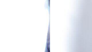 04-11-2021 Amica prova ad incularsi con un grosso dildo