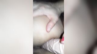 04-11-2021 Amica prova ad incularsi con un grosso dildo